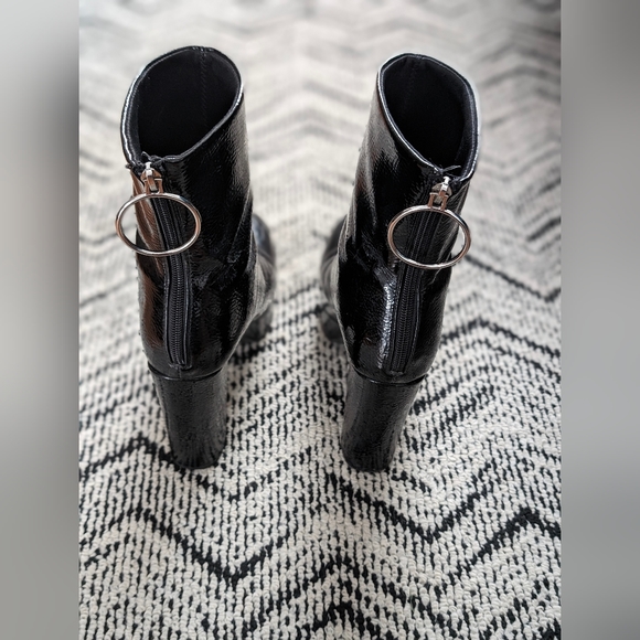 Black vinyl platform boots - Picture 2 of 6